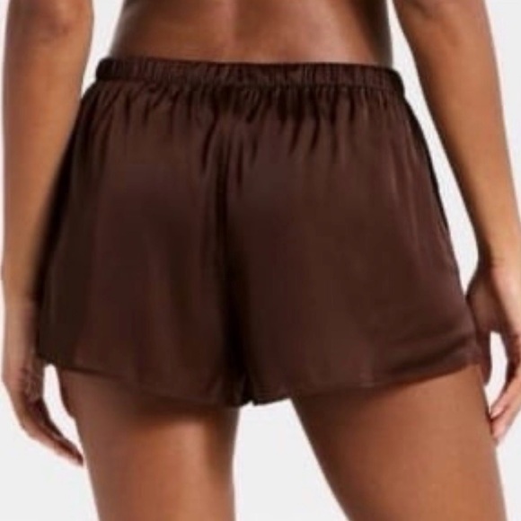 Auden luxury collection satin pajama shorts - Picture 2 of 4